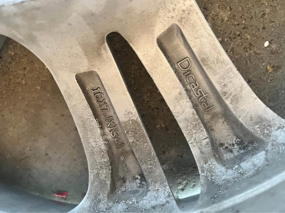 Chevy OEM rims 16in - photo 2