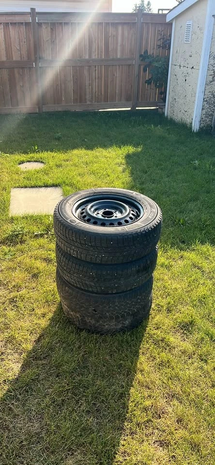 Michelin X-Ice 195/65R15 Winter Tires on Steel Rims - photo 2