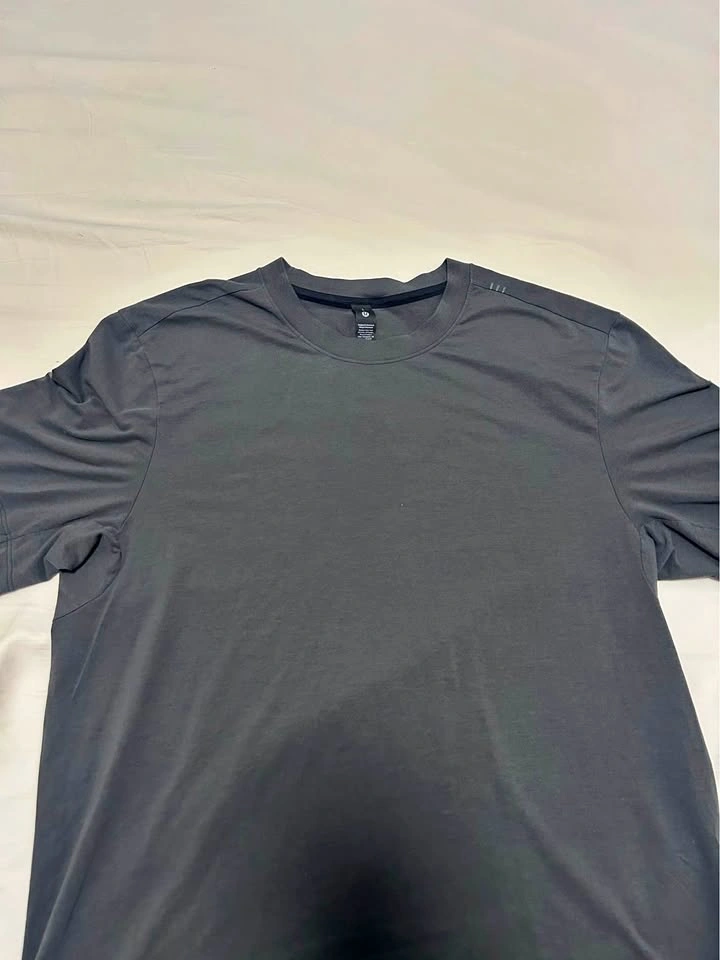 Lululemon T-Shirt