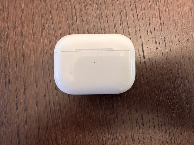 Apple AirPods Pro 2nd Gen - photo 2