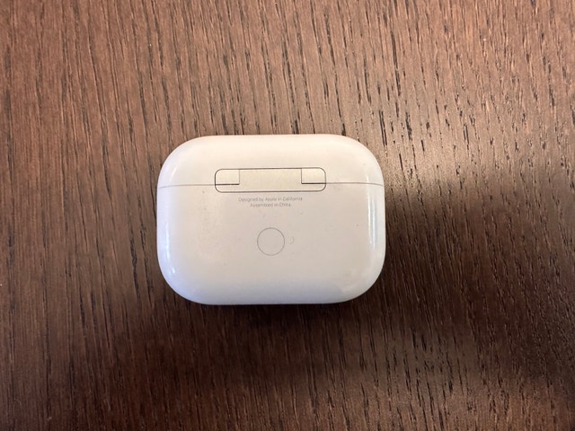 Apple AirPods Pro 2nd Gen - photo 3