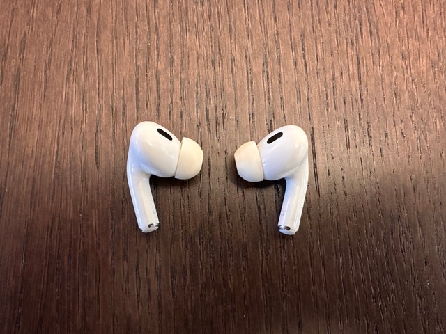 Apple AirPods Pro 2nd Gen - photo 5