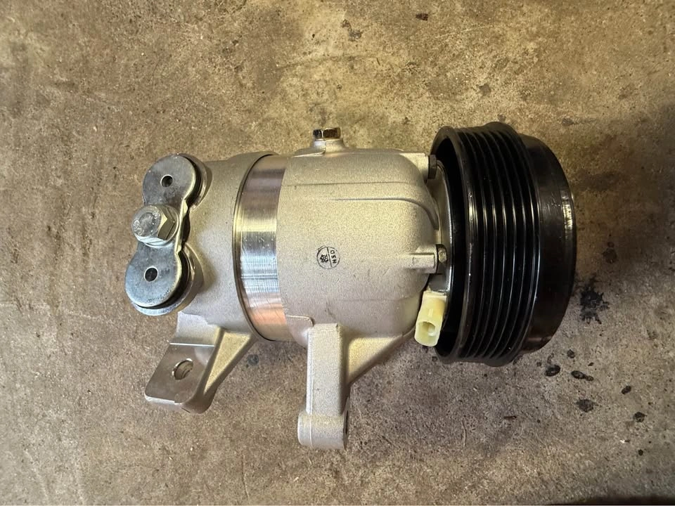 AC compressor - photo 2