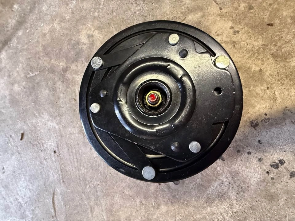 AC compressor - photo 3