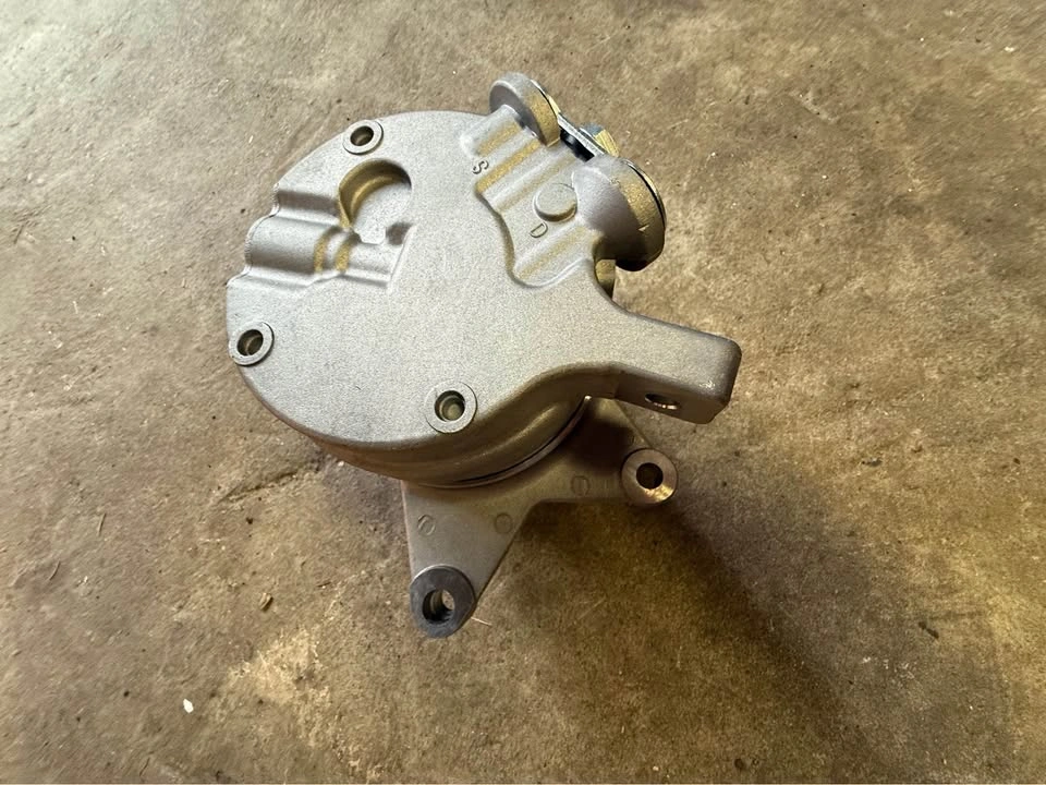 AC compressor - photo 4