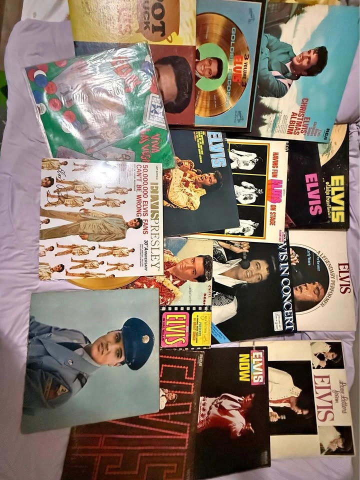 Elvis Presley set of 16 record plates