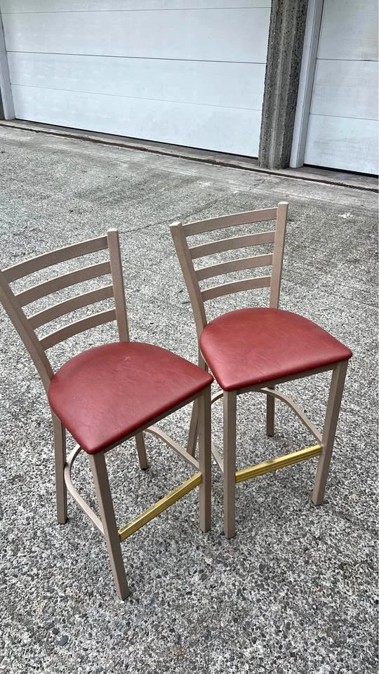 Metal bar stools / chairs