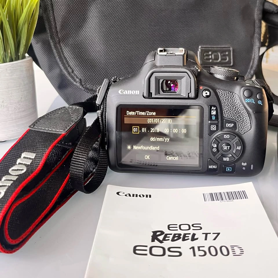 📸 Canon T7 DSLR Bundle — Mint Condition + 18-55mm Kit Lens - photo 2
