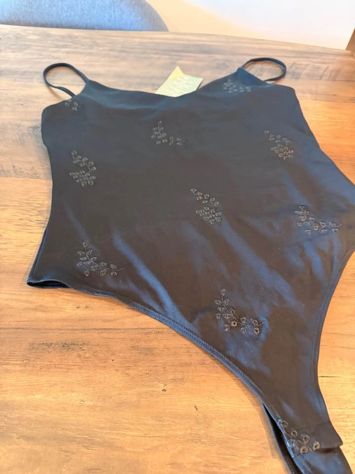 H&M Embroidered Bodysuit Size Large - photo 2