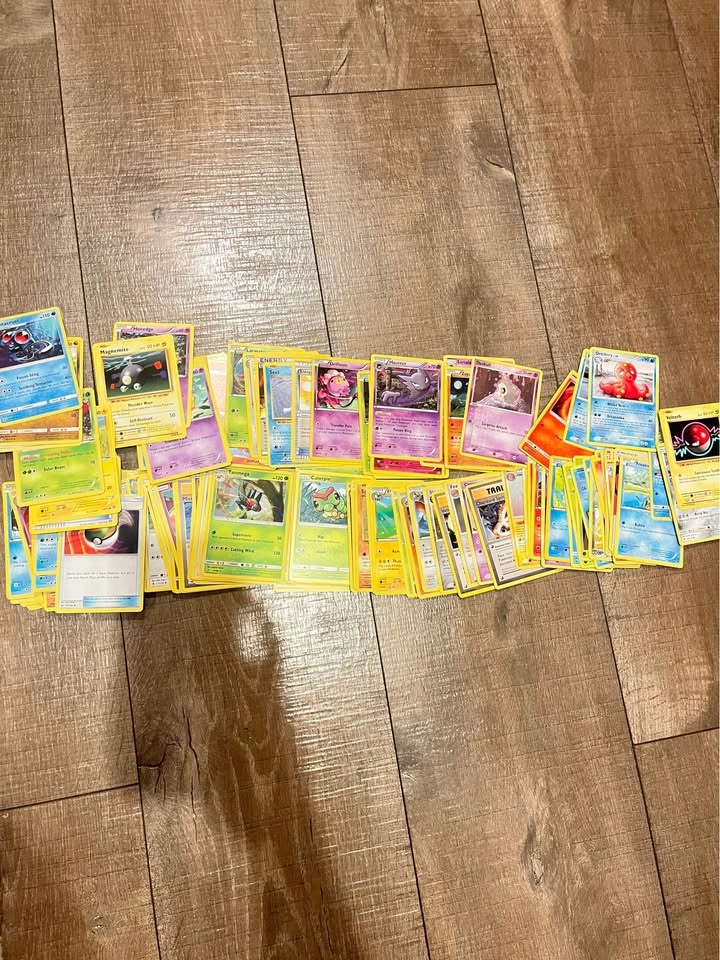 Pokemon Card Collection Lot Diamond And Pearl - Sun And Moon - photo 2