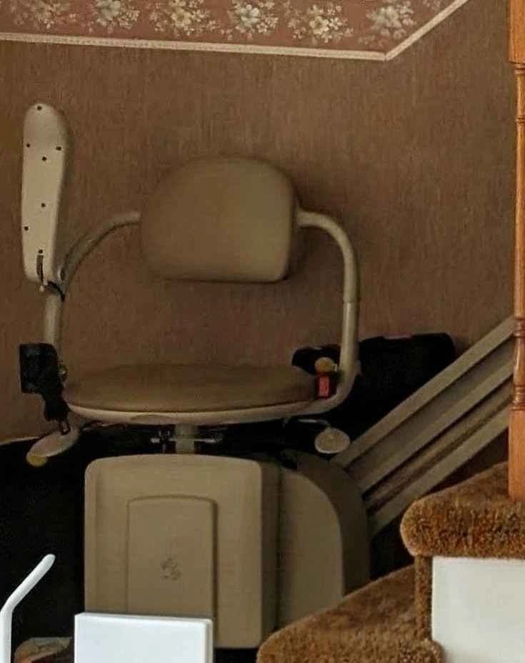 Savaria K2 Stairlift - photo 2
