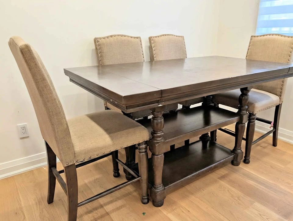 Ashley Dining Set with 6 chairs