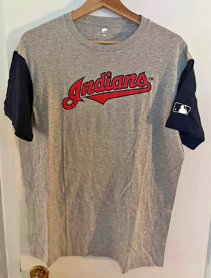 ⚾️ NOS Vintage MLB Cleveland Indians Colorblock T-Shirt - Men's