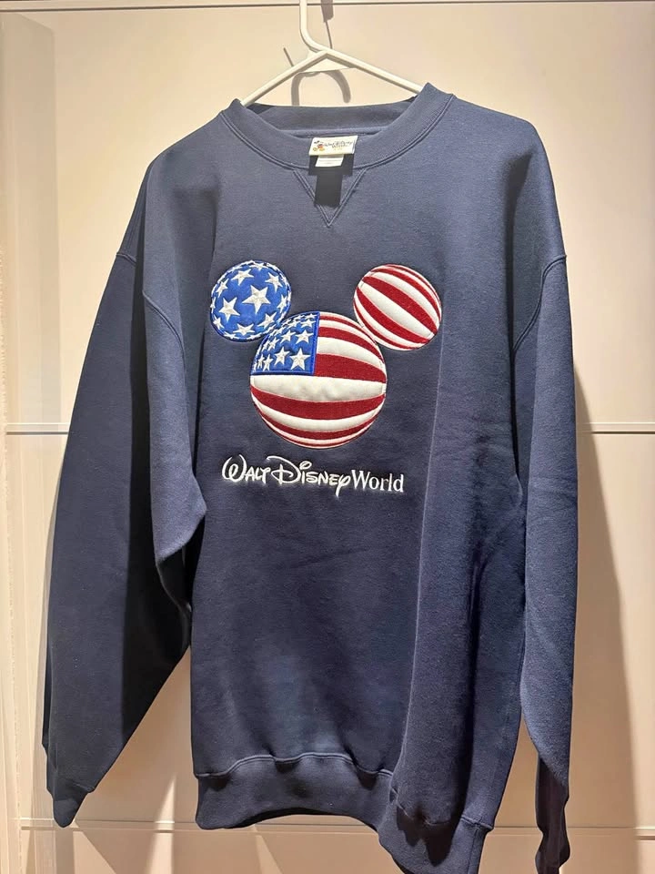 Walt Disney World American Flag Sweatshirt Size Large
