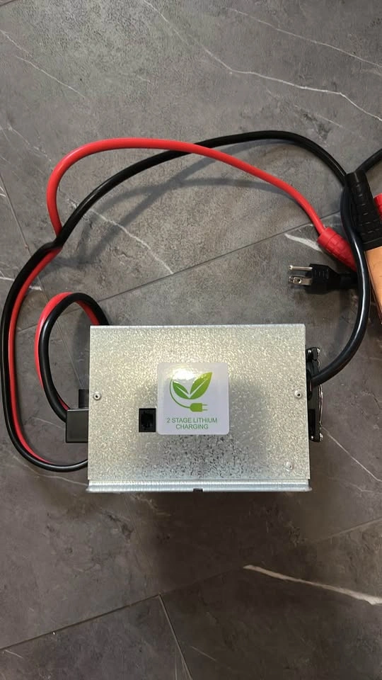 Charger / converter - photo 3