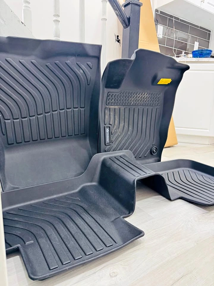 Findway F100 3D All-Weather Floor Mats – Like New