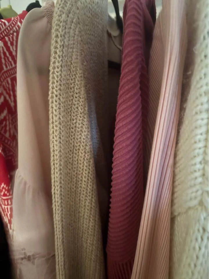 Women’s Athletic & Cozy Wear Bundle – Lululemon, Adidas – Size M - photo 4