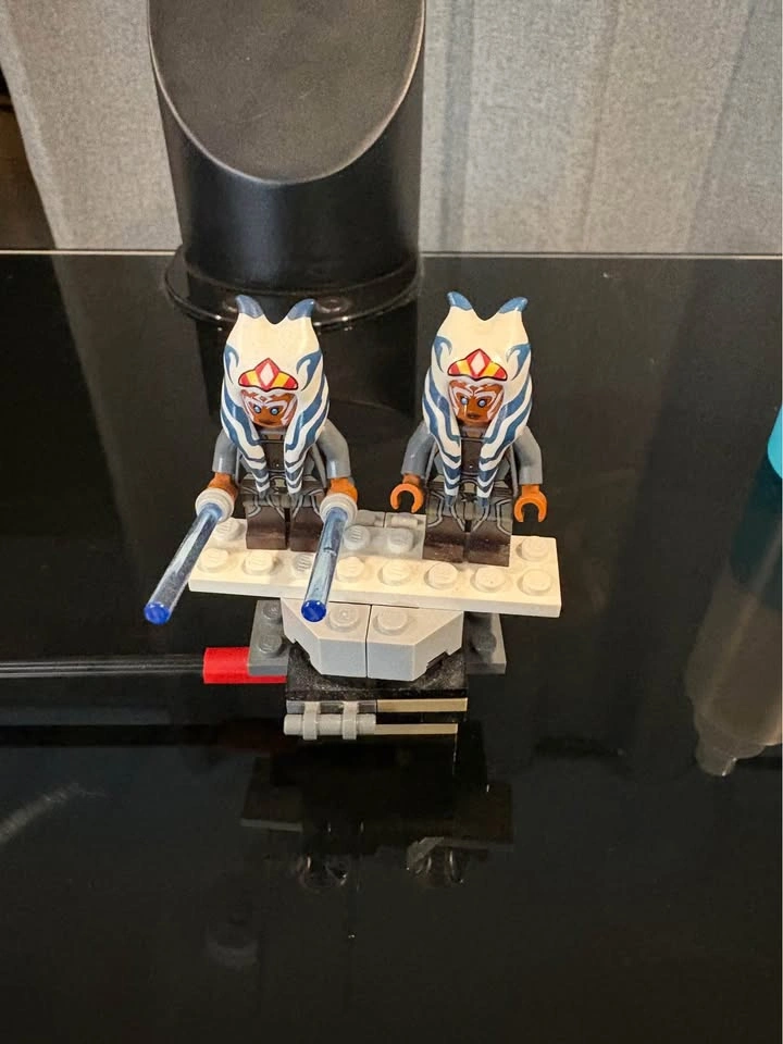 Rare LEGO Star Wars Ahsoka Tano Minifigure | 2016 - photo 3