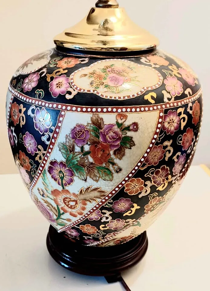 Satsuma Crackled Porcelain Table Lamp image indicator(4)