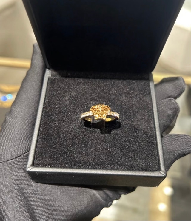 BNIB Authentic VERSACE CRYSTAL LA MEDUSA RING - photo 2