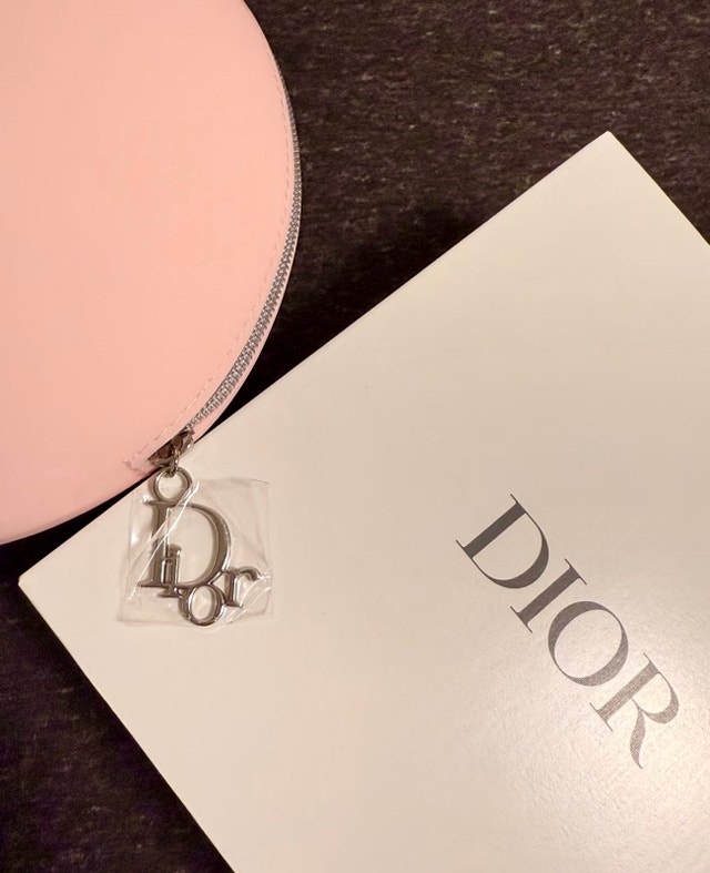 New Dior Forever pink silicone round cosmetic case makeup - photo 3