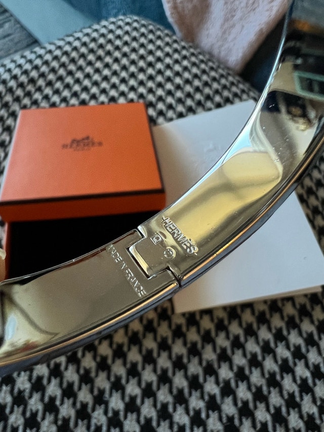 Mint condition Authentic Hermès Clic H Bracelet PM - photo 2