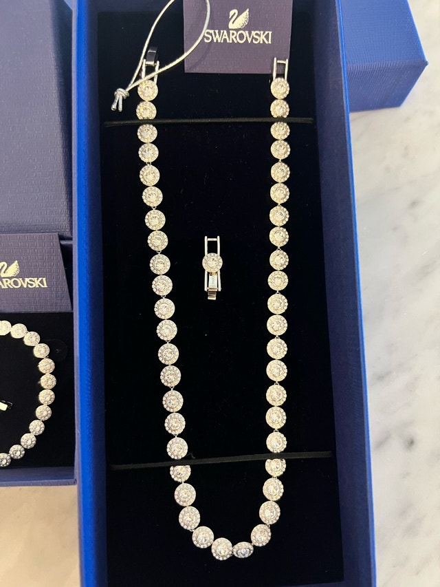 BNIB Swarovski Una Angelic Necklace and Bracelet Set - photo 3