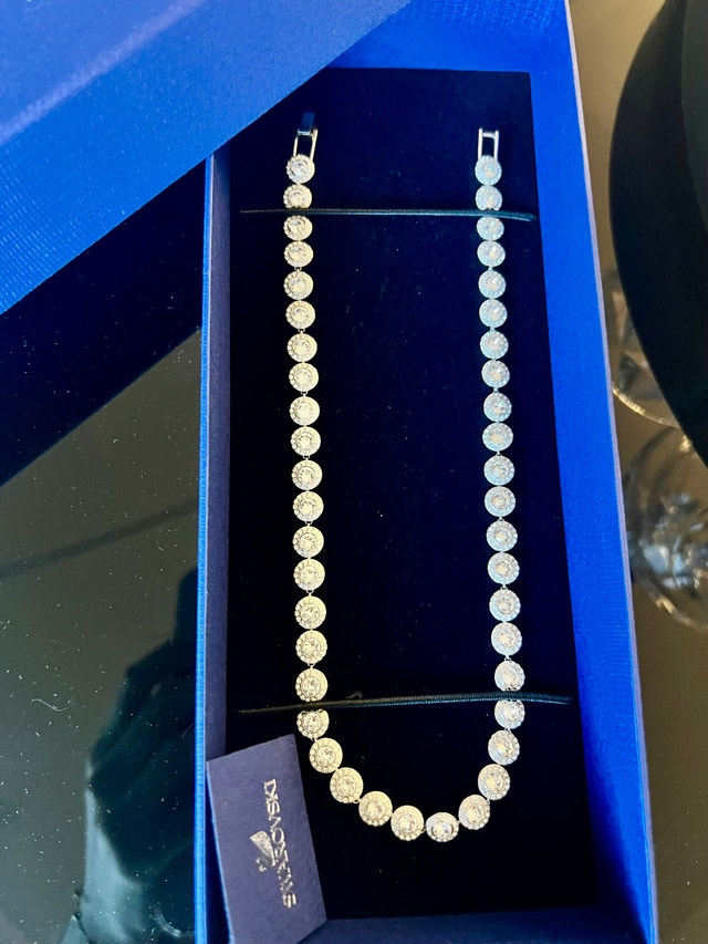 BNIB Swarovski Una Angelic necklace never worn - photo 2