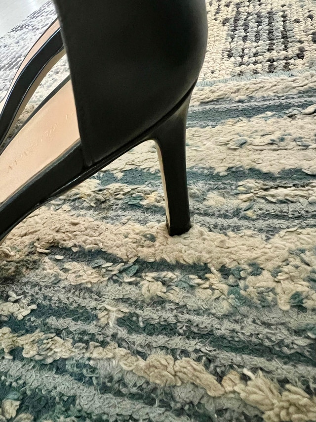 New with box Stuart Weitzman ankle-strap leather sandals - photo 2