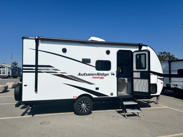 Mint condition 2024 Autumn Ridge 182RB camper - photo 4