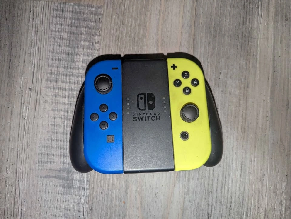 Nintendo Switch OLED Bundle + Extra Joy-Cons + 128GB MicroSD - photo 4
