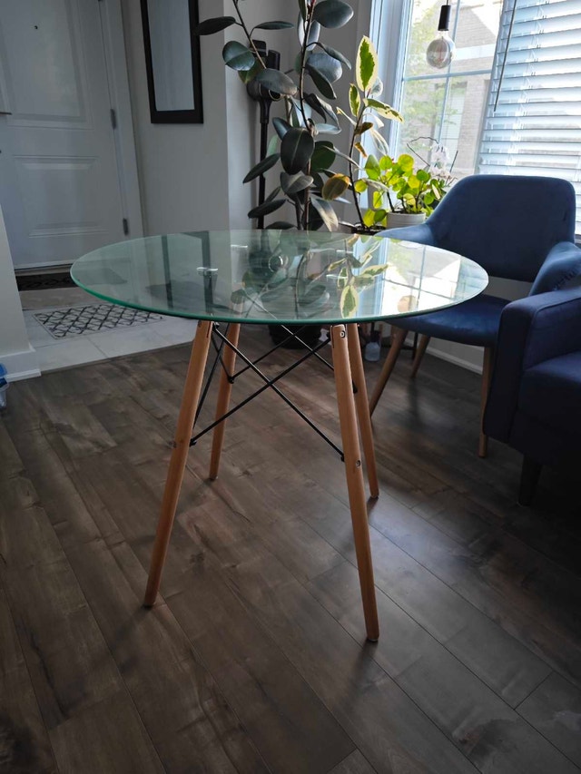 Round Glass Dining Table - photo 2