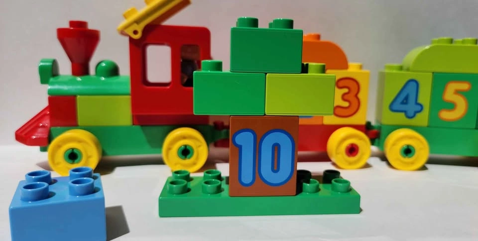 LEGO DUPLO Number Train set 10558 - photo 5