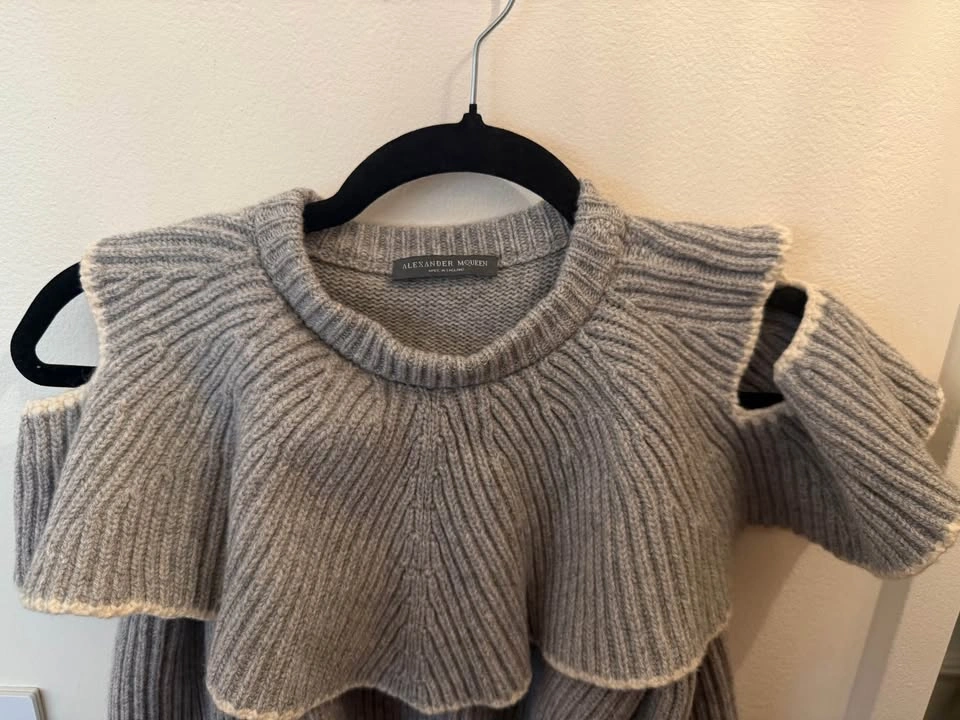 Alexander McQueen Cold Shoulder Ruffle Knit Sweater - photo 4
