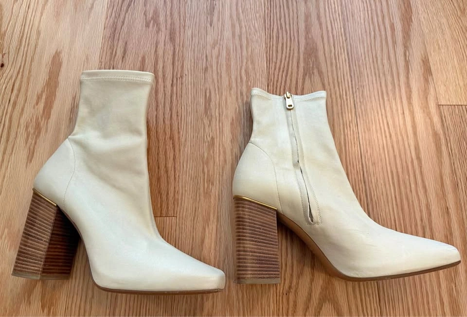 Chloé Leather Block Heel Ankle Boots