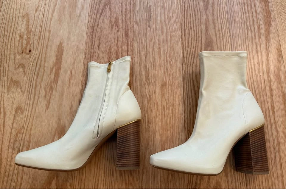 Chloé Leather Block Heel Ankle Boots - photo 2