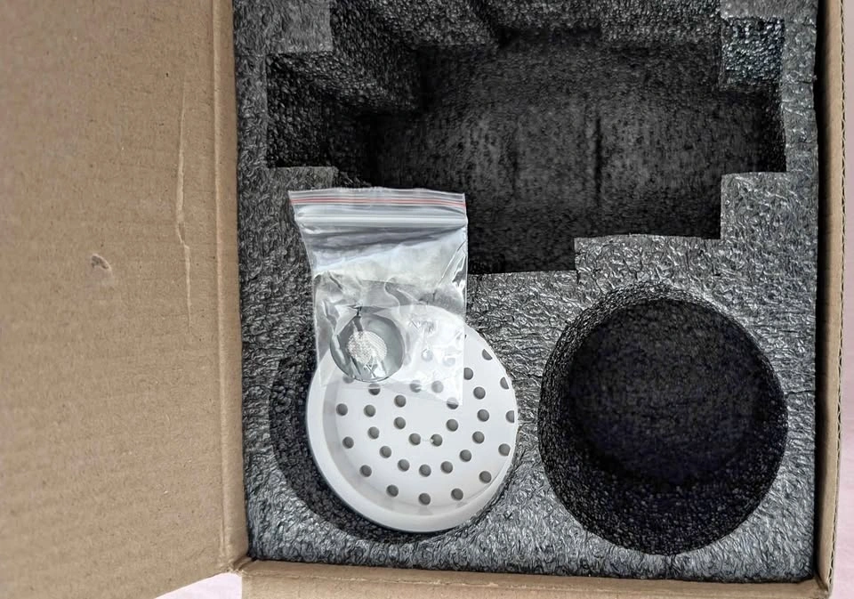 IMMEDIATE /Shower Head Filter with New Replacement Cartridges/