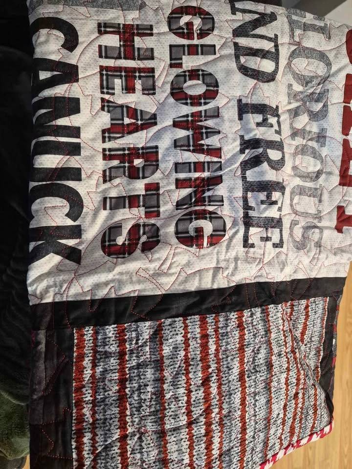 Small Lap Quilt / Blanket Canadian themed - photo 3