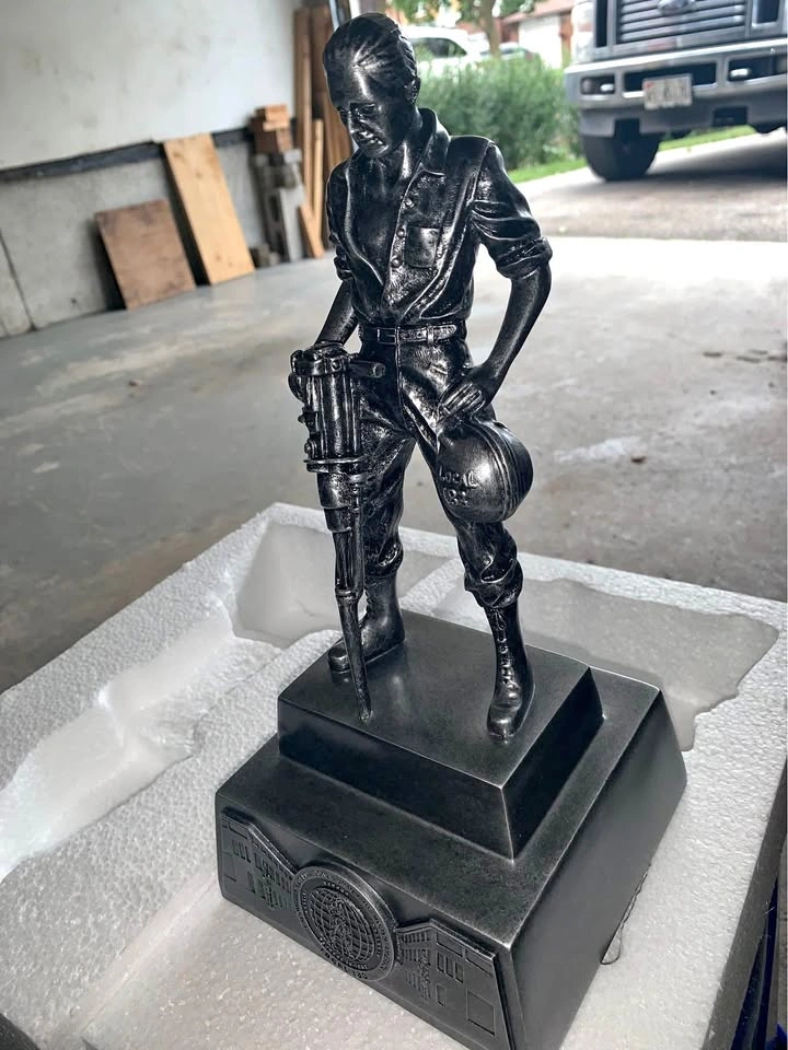 Statue 12 inchs