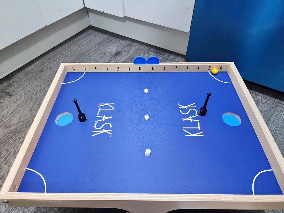 Klask tabletop 2 players board game