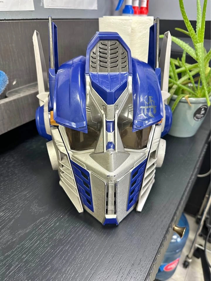 Hasbro Transformers Optimus Prime Voice Changer Helmet