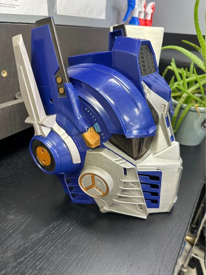 Hasbro Transformers Optimus Prime Voice Changer Helmet - photo 2
