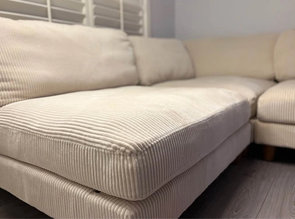 GORGEOUS LARGE WHITE CORDUROY MODULAR SECTIONAL SOFA! - photo 3