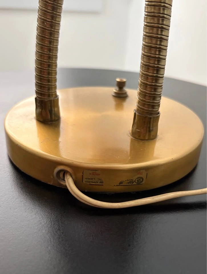 1950’s ATOMIC AGE DUAL GOOSENECK BRASS TABLE LAMP! - photo 4