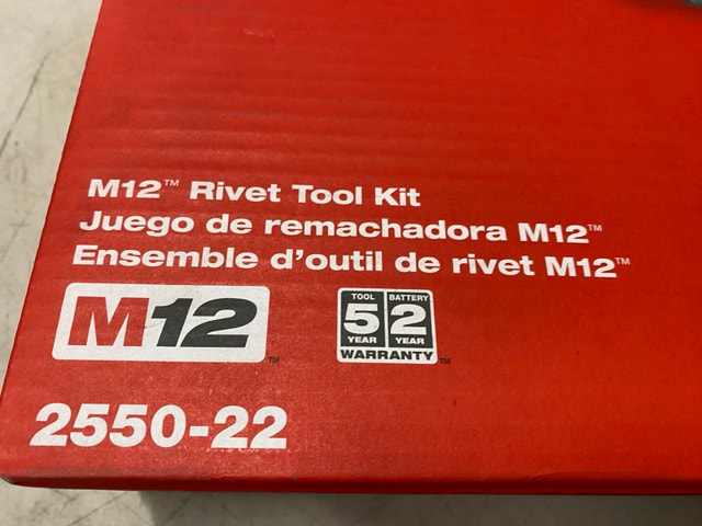 Milwaukee 2550-22 M12 Rivet Tool Kit Brand New in Box - photo 3