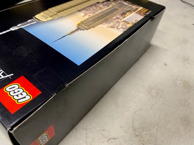 Lego 21046 Empire State Building for sale - photo 4