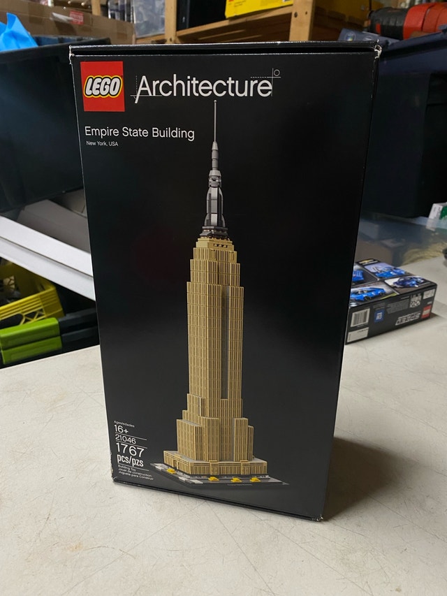 Lego 21046 Empire State Building for sale - photo 5