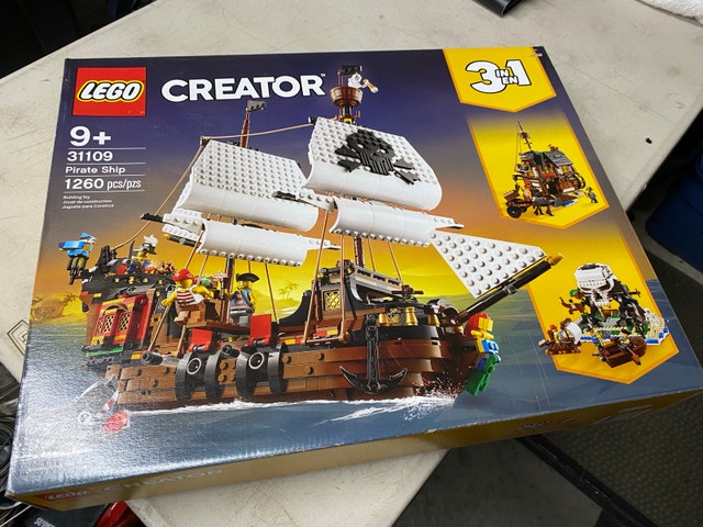 Lego creator pirate ship 31109 for sale