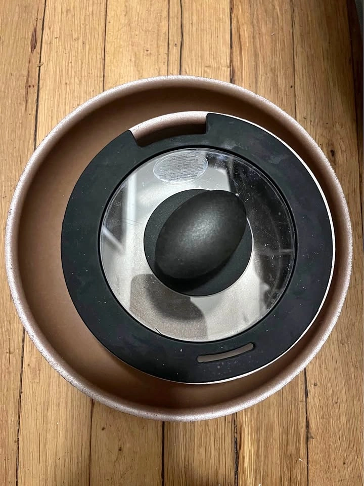 Set of Copper-Colored Frying Pan and pot