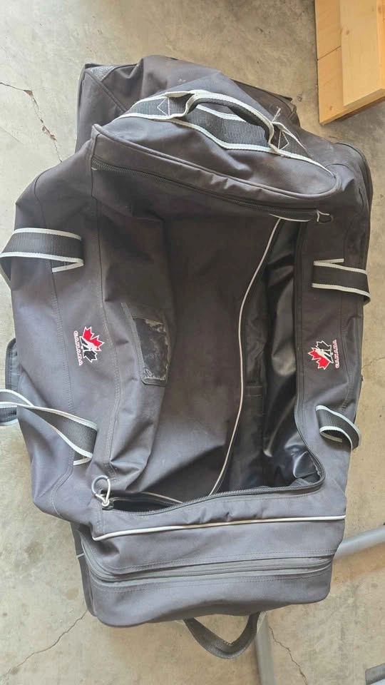 Team Canada hockey bag - photo 2